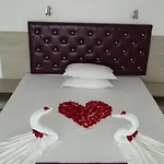 Zeus Hotel 3*