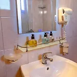 Zeus Hotel