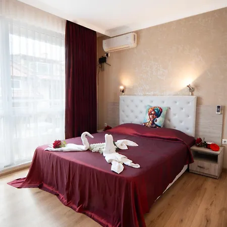 Zeus Hotel 3*