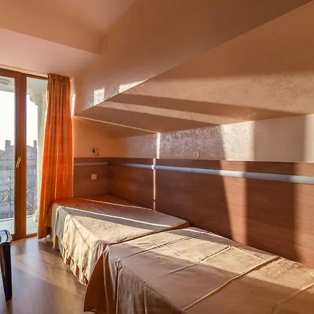Zeus Hotel
