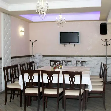 Zeus Hotel 3*