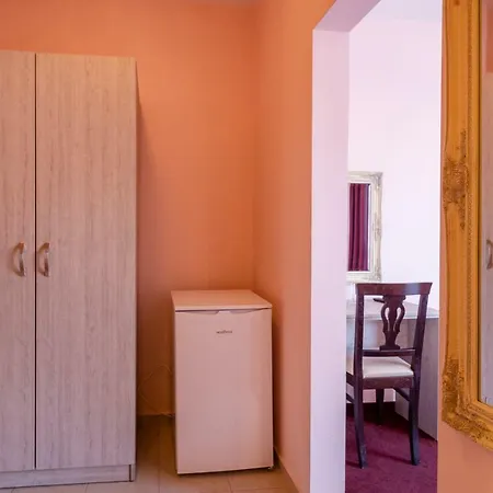 Zeus Hotel 3*